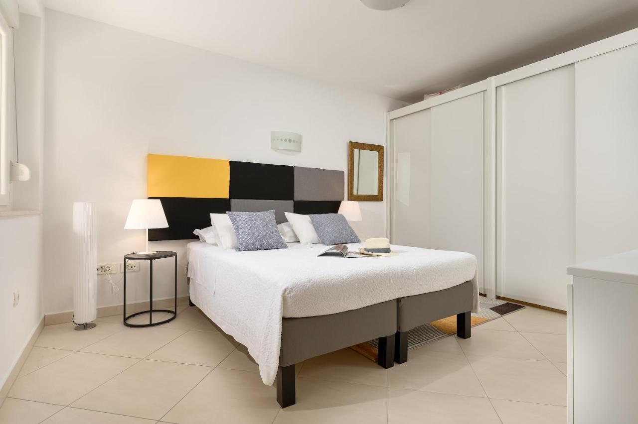 Seven Minute Walk To Old Town Apartment Split