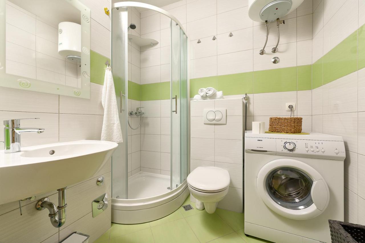 Apartment Seven Minute Walk To Old Town Split